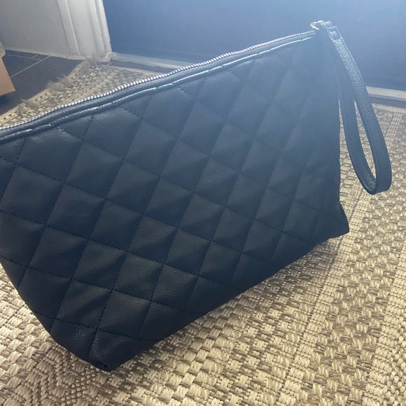 Steve Madden Large Quilted Leather Clutch - Picture 4 of 6